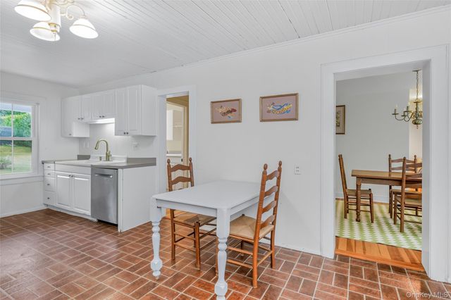 6 Oxford Avenue, Shelter Island, NY 11964