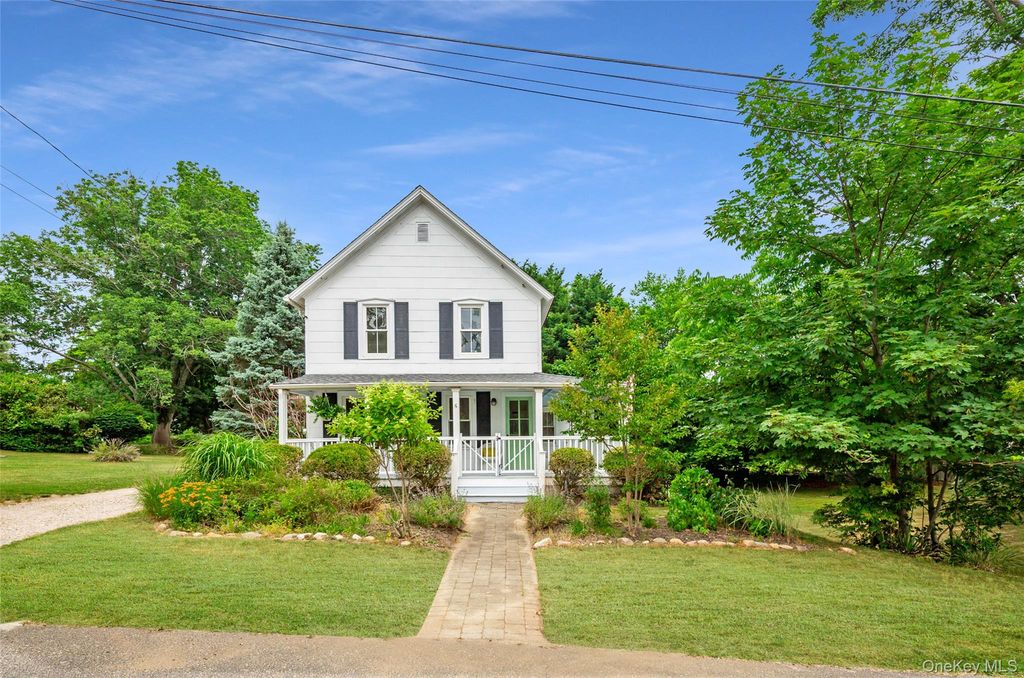 6 Oxford Avenue, Shelter Island, NY 11964