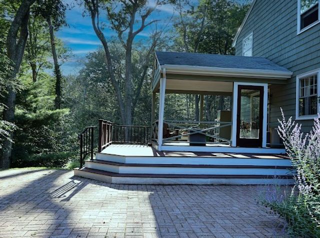4 Big Rock Rd, Manchester, MA 01944