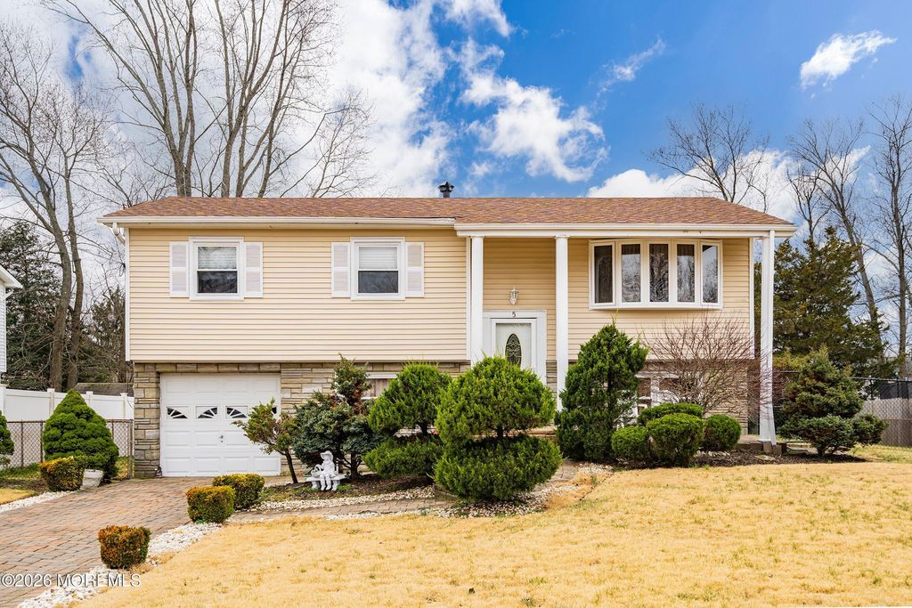 5 Alan Terrace, Jackson, NJ 08527