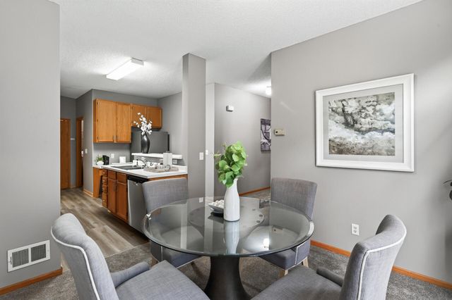 14098 Plymouth Avenue S 56, Burnsville, MN 55337