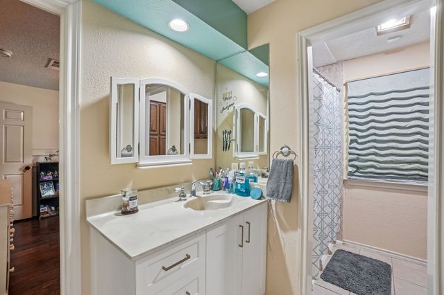 6102 Waterview Drive, Arlington, TX 76016