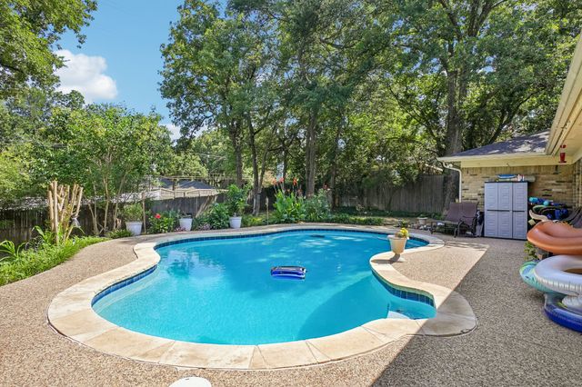 6102 Waterview Drive, Arlington, TX 76016