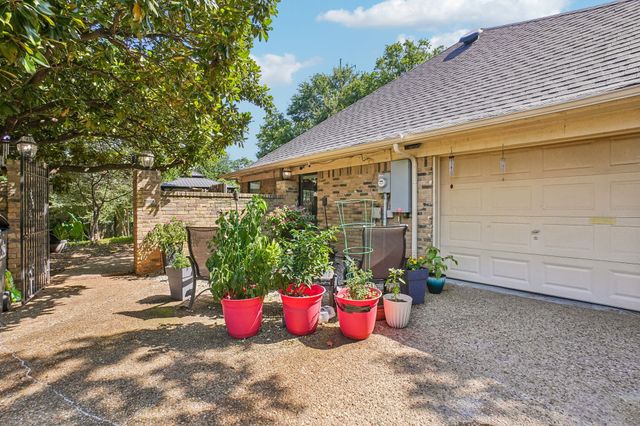 6102 Waterview Drive, Arlington, TX 76016