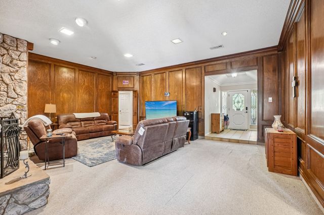 6102 Waterview Drive, Arlington, TX 76016