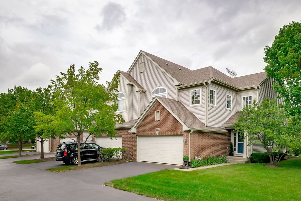 6061 Delaney Drive 1, Hoffman Estates, IL 60192