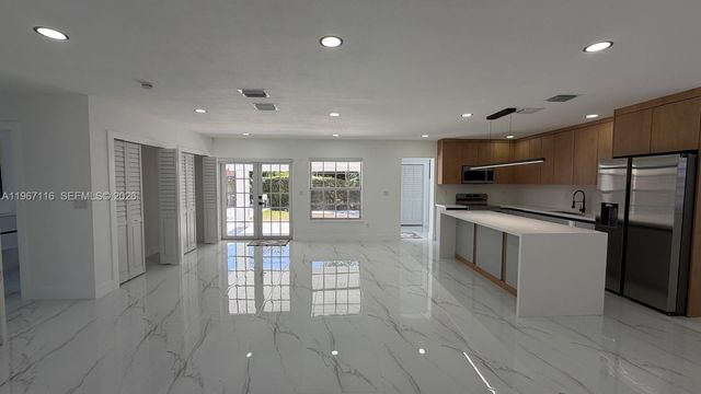 9620 SW 9th Ter, Miami, FL 33174