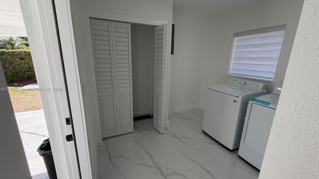 9620 SW 9th Ter, Miami, FL 33174