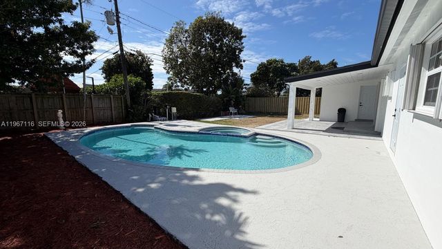 9620 SW 9th Ter, Miami, FL 33174