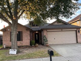 831 Charles Place, Baytown, TX 77521