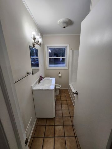 221 Sunset Terrace, Crystal Lake, IL 60014