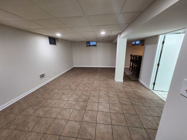 221 Sunset Terrace, Crystal Lake, IL 60014