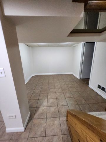 221 Sunset Terrace, Crystal Lake, IL 60014