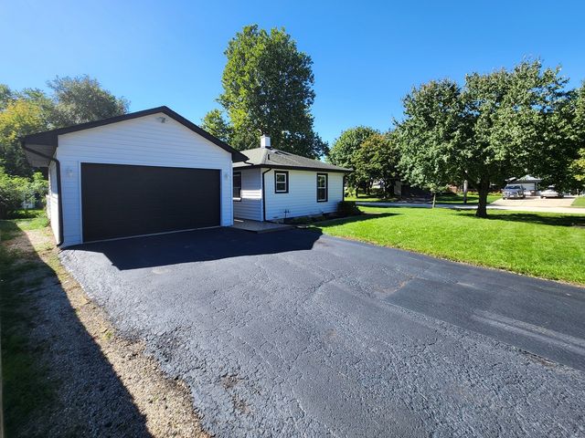221 Sunset Terrace, Crystal Lake, IL 60014