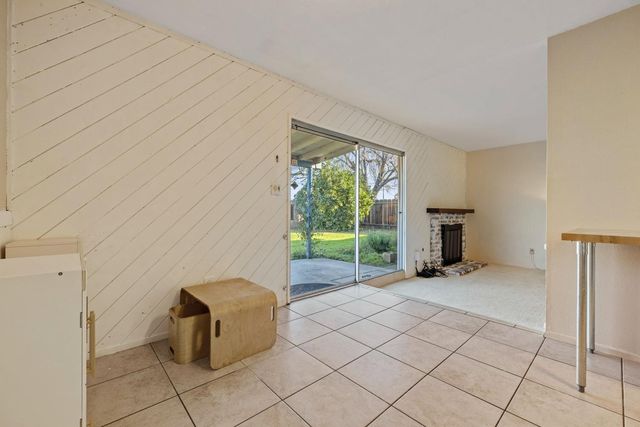 2513 Stoneridge Dr, Modesto, CA 95355