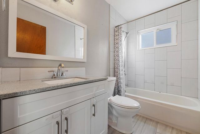 2513 Stoneridge Dr, Modesto, CA 95355