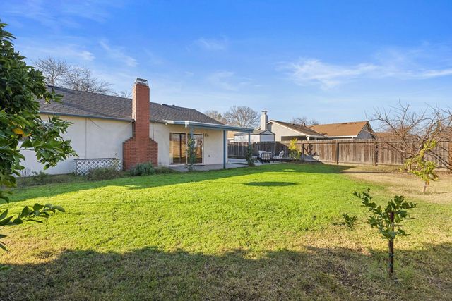 2513 Stoneridge Dr, Modesto, CA 95355