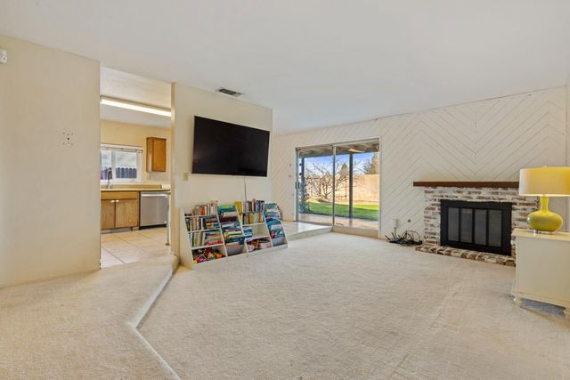 2513 Stoneridge Dr, Modesto, CA 95355