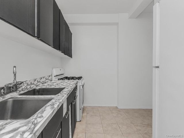 8 Fordham Hill Oval 3D, Bronx, NY 10468