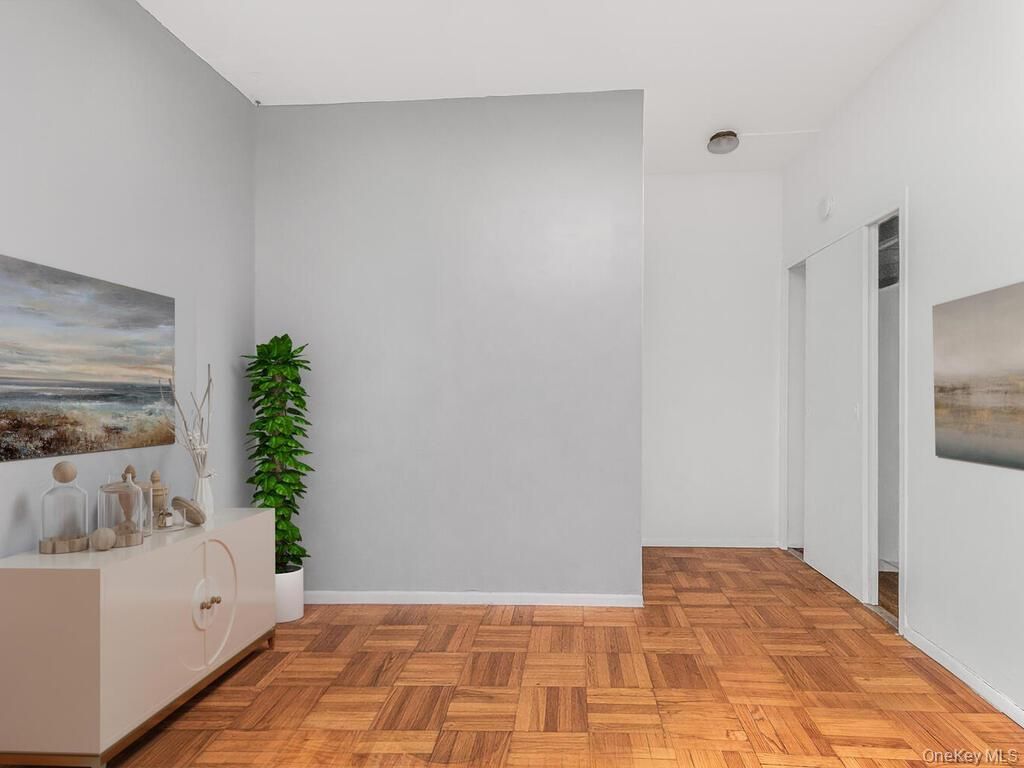 8 Fordham Hill Oval 3D, Bronx, NY 10468 — photo 2