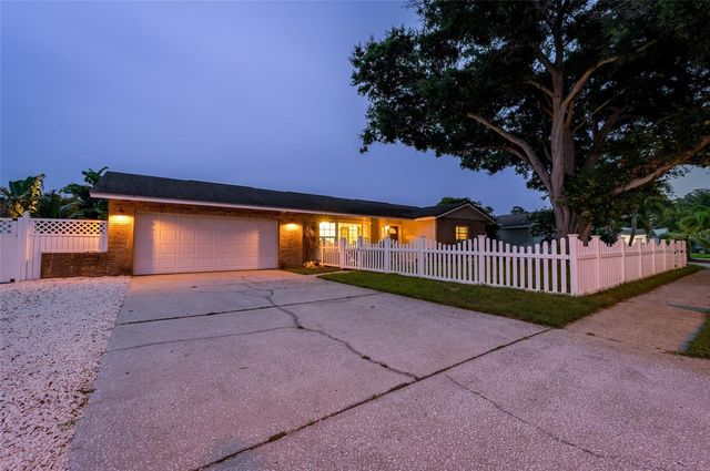 12473 90TH AVENUE, Seminole, FL 33772