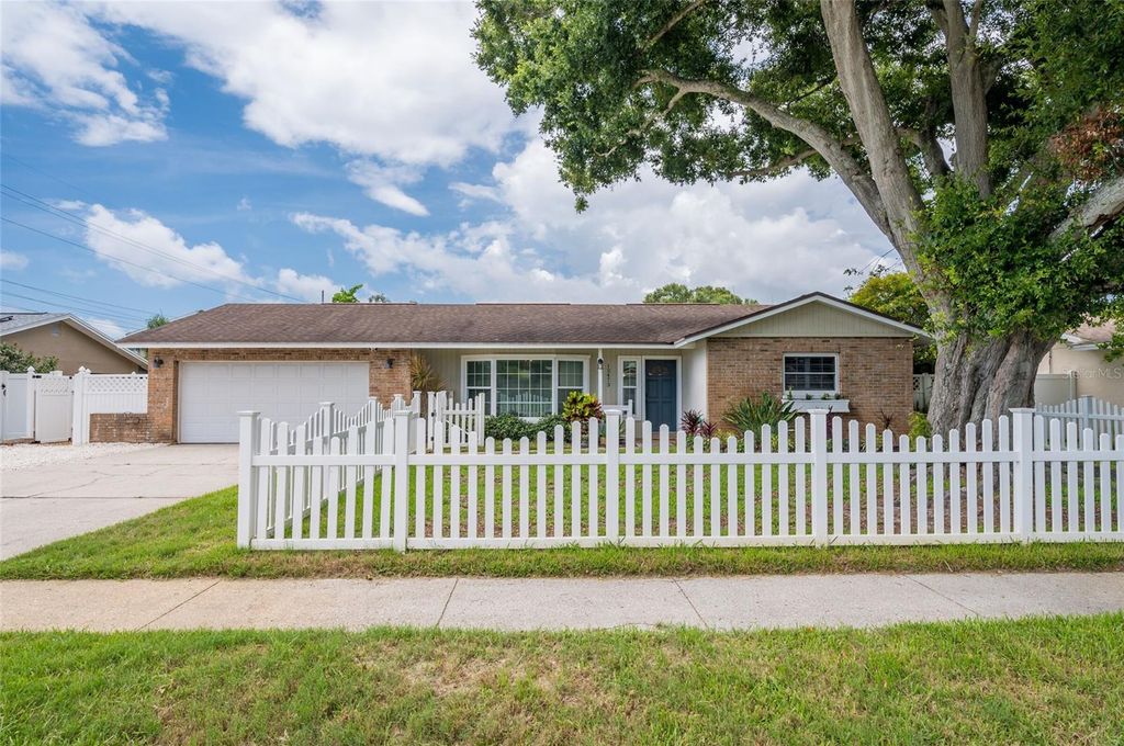 12473 90TH AVENUE, Seminole, FL 33772