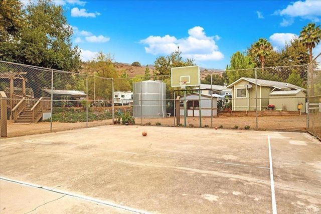 1631 Harbison Canyon Road 24, El Cajon, CA 92019