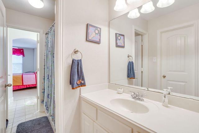 2620 Waters Edge Drive, Grand Prairie, TX 75054