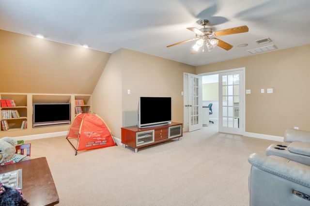 2620 Waters Edge Drive, Grand Prairie, TX 75054