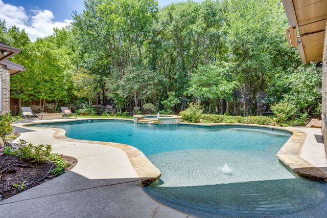 2620 Waters Edge Drive, Grand Prairie, TX 75054