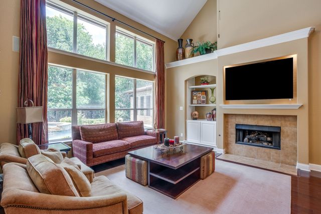 2620 Waters Edge Drive, Grand Prairie, TX 75054