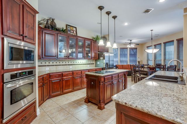 2620 Waters Edge Drive, Grand Prairie, TX 75054