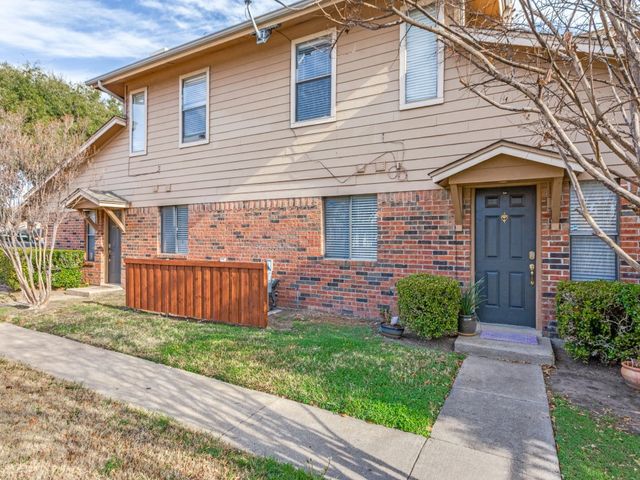 5618 Cedar Creek Drive 5, Benbrook, TX 76109