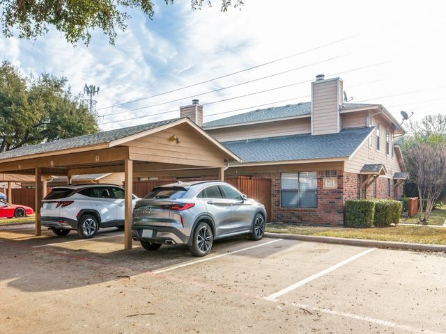 5618 Cedar Creek Drive 5, Benbrook, TX 76109