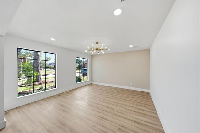 2304 Eagles Way, Pearland, TX 77581