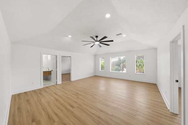 2304 Eagles Way, Pearland, TX 77581