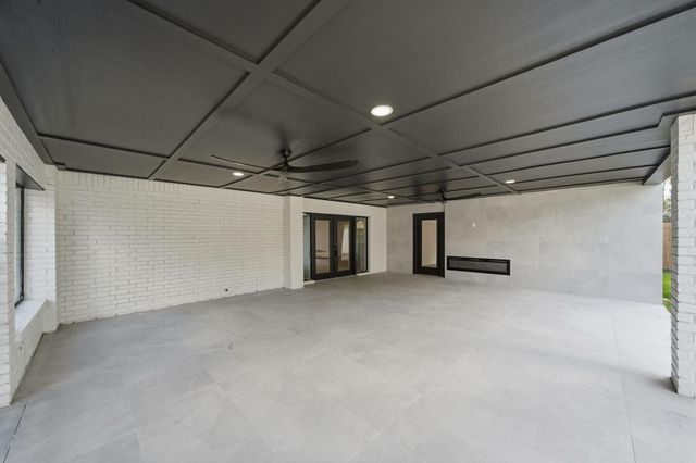 2304 Eagles Way, Pearland, TX 77581