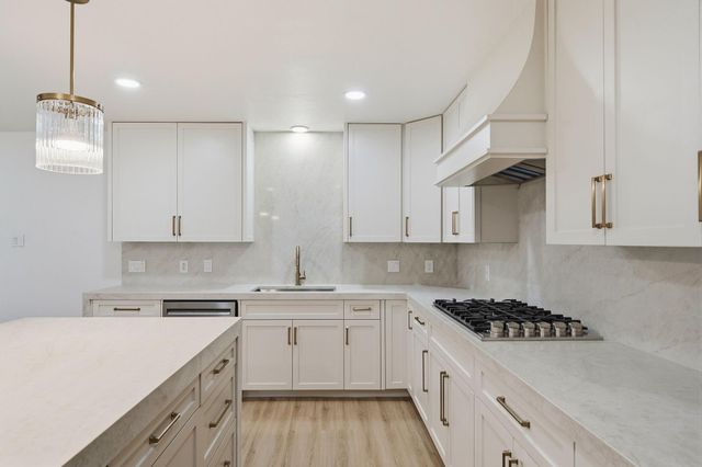 2304 Eagles Way, Pearland, TX 77581