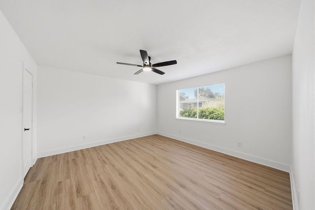 2304 Eagles Way, Pearland, TX 77581