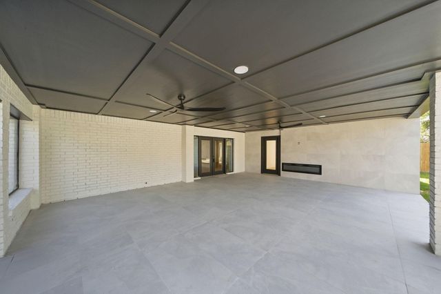 2304 Eagles Way, Pearland, TX 77581