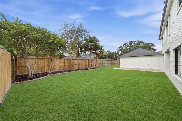 2304 Eagles Way, Pearland, TX 77581