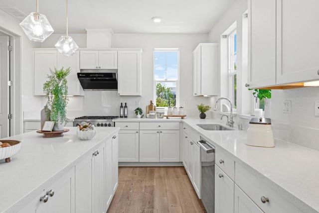 533 San Lorenzo Terrace 7, Sunnyvale, CA 94085