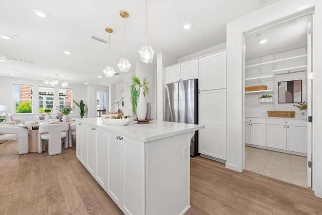 533 San Lorenzo Terrace 7, Sunnyvale, CA 94085