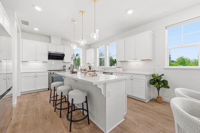 533 San Lorenzo Terrace 7, Sunnyvale, CA 94085