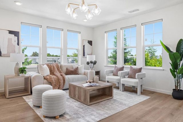 533 San Lorenzo Terrace 7, Sunnyvale, CA 94085