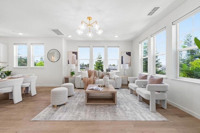 533 San Lorenzo Terrace 7, Sunnyvale, CA 94085