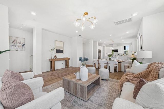 533 San Lorenzo Terrace 7, Sunnyvale, CA 94085