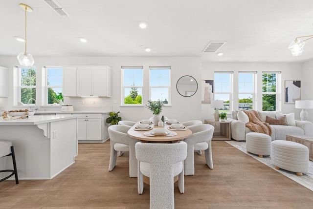 533 San Lorenzo Terrace 7, Sunnyvale, CA 94085