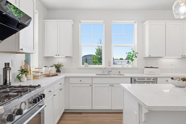 533 San Lorenzo Terrace 7, Sunnyvale, CA 94085