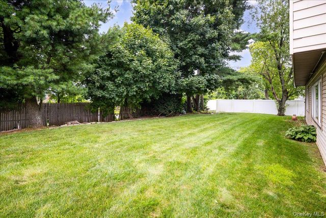 19 Jerold Street, Plainview, NY 11803